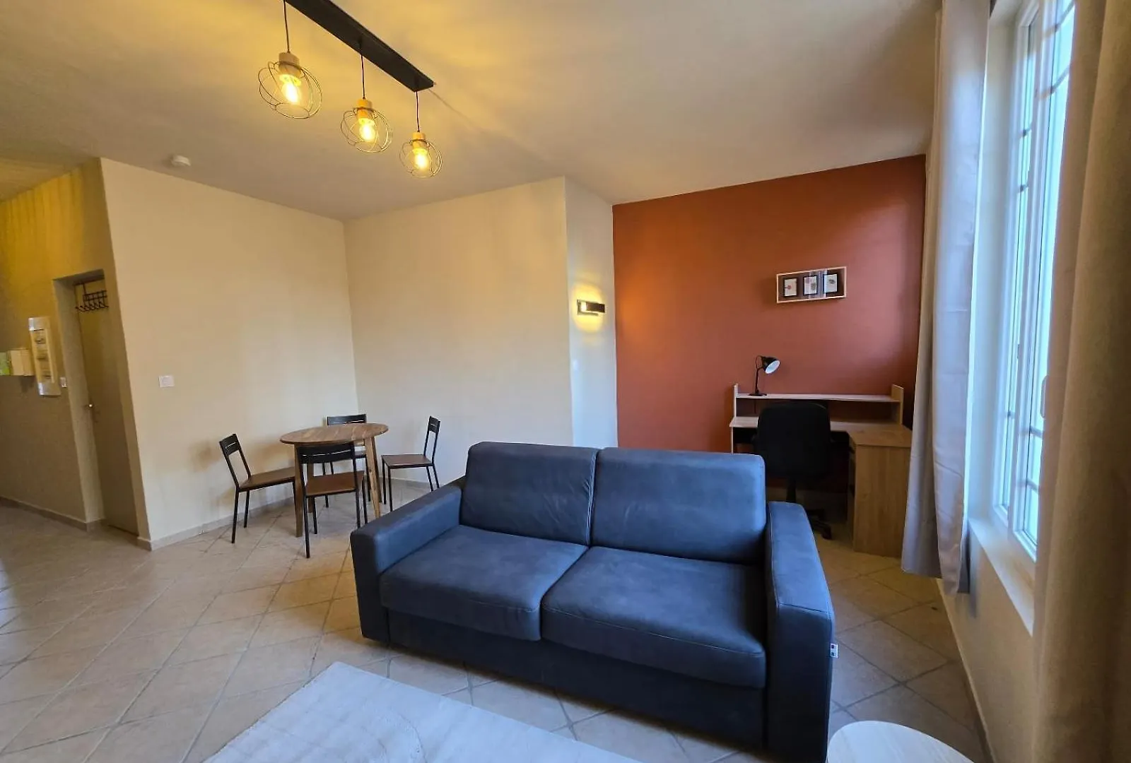 Appartement 55 M2 Avec Terrasse, Clim, Wifi, Netflix, Bureau Avignon Apartman